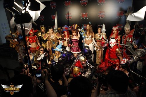 北马将现众英雄联盟COSer身影