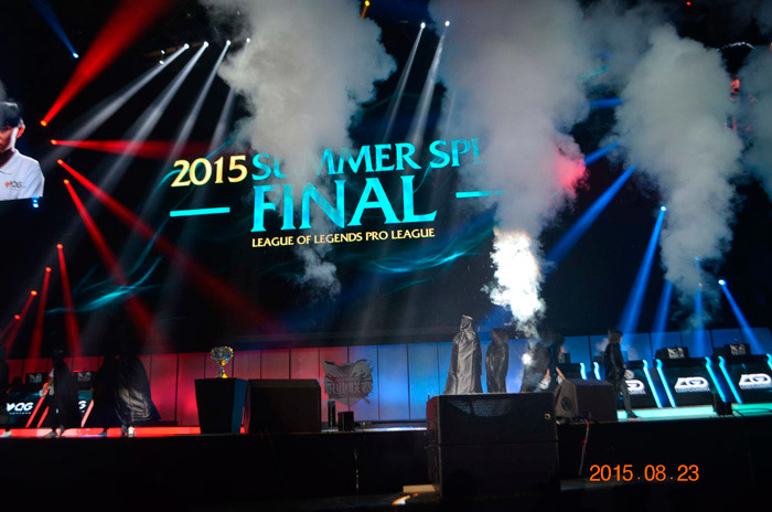 2015LPL夏季赛决赛大图 LGD登上冠军宝座