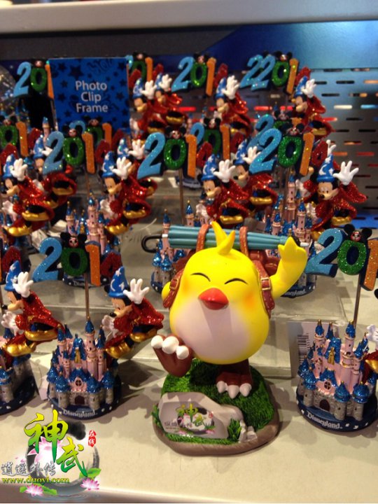 这些房子太小了,还是吉祥最亮眼