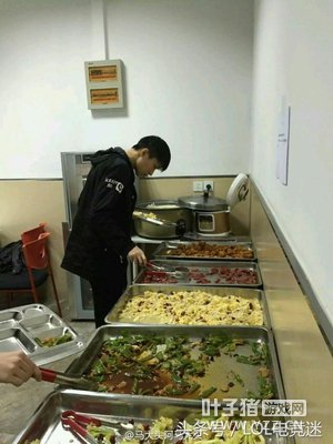 ����LPL����վ�ӻ�ʳ�� OMG�����ˣ�WEרҵ�䷹