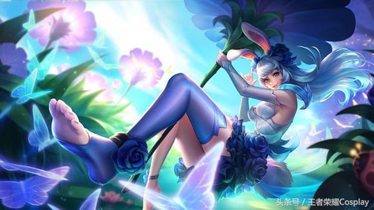 ������ҫCosplay����Ҷ����飬һ�����˼