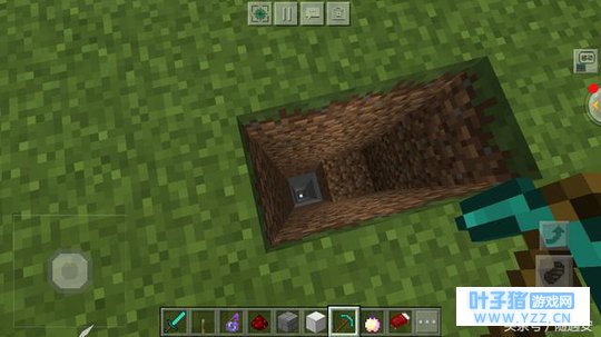 《我的世界》:原来世界挖透之后,是这个样