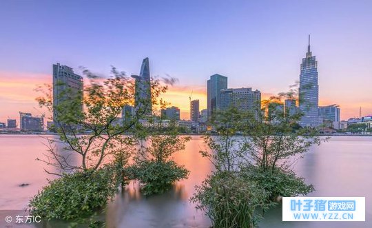 中越边境之旅,小镇上的姑娘很会做生意!