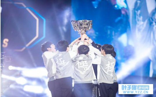 战塔英雄:IG夺冠全民欢呼,但国内游戏环境