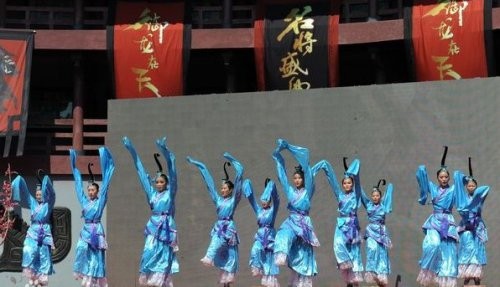 御龙在天图片